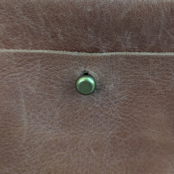 Madewell The Larger Transport Camera Bag in English Saddle - Picture 3 of 11